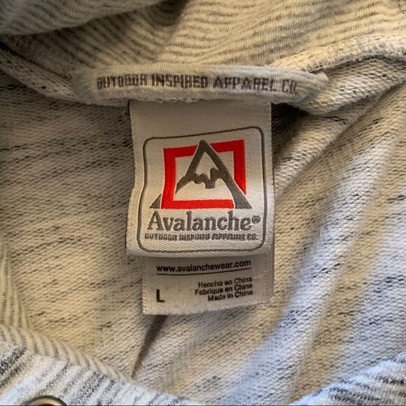 Women's Avalanche Sweatshirt   - Picture 7 of 7